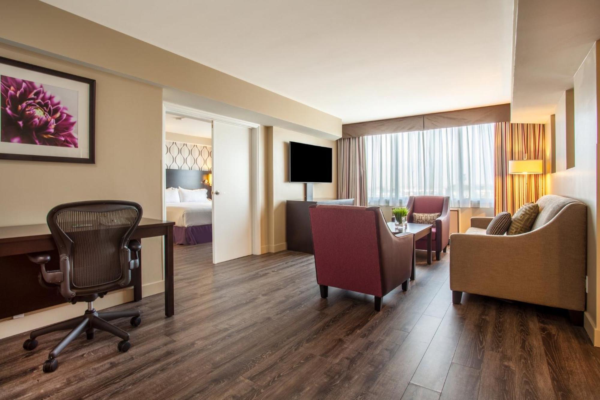 Holiday Inn Toronto International Airport, An Ihg Hotel Экстерьер фото